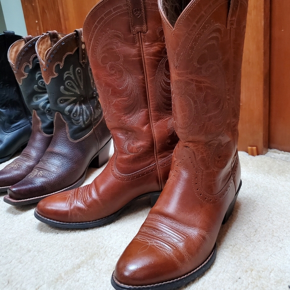 Ariat Shoes - Ariat Women's Magnolia Distressed Brown Heritage R-Toe Traditional Toe Western